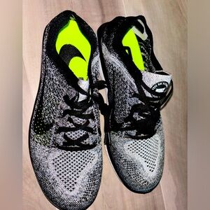 Nike Free Run Flyknit 2018
Men's Road Running Shoes